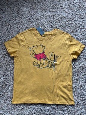 Disney Women’s Yellow Tee with Cartoon Character Size L Cotton